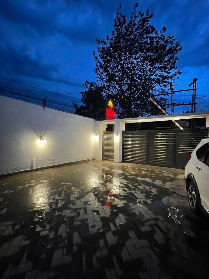 Shelton'S Rezidor House Hotell Peshawar Eksteriør bilde