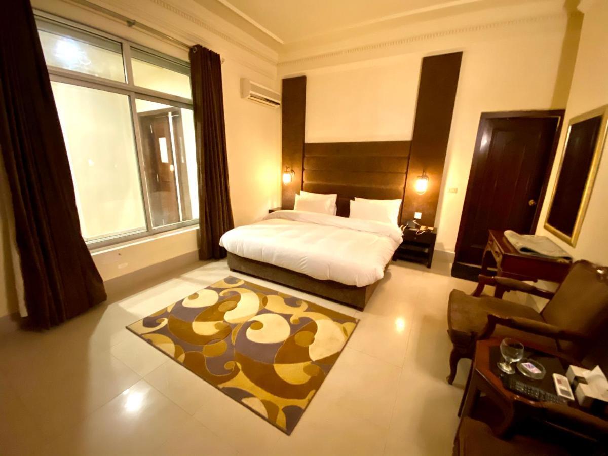 Shelton'S Rezidor House Hotell Peshawar Eksteriør bilde